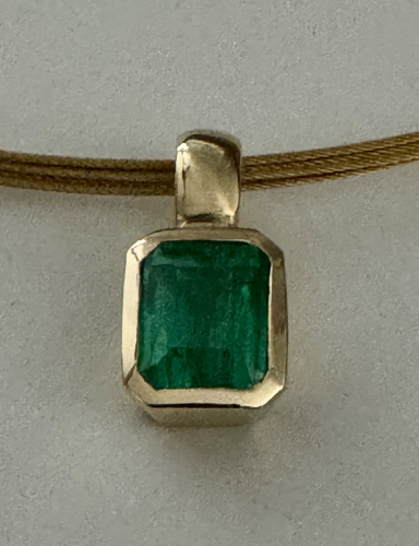 Feiner Smaragd-Anhänger Kolumbien 750/- Gelbgold